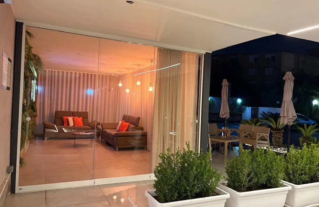 Hotel Futuro-1